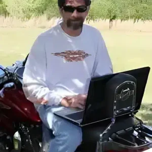 eCover representing Secrets To Getting Your Emails Read Videos, Tutorials & Courses with Personal Use Rights